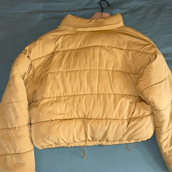UO Urban Outfitters Cropped Puffer - Picture 5 of 5